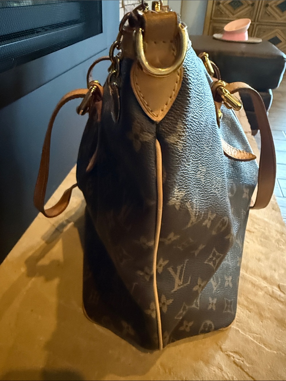 Louis Vuitton Monogram Canvas Tote with Tan Vachetta Trim - Picture 9 of 15
